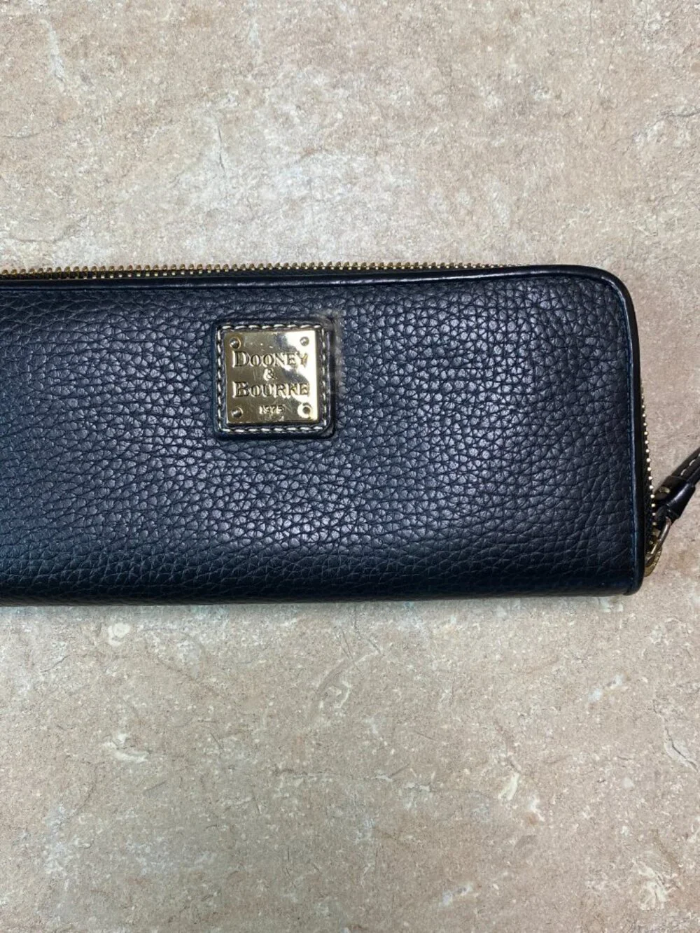 Dooney & Bourke like new